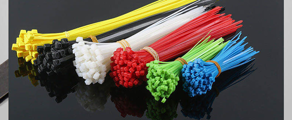 18612258595 扎带，尼龙扎带，塑料扎带，束线带，绑扎带扎线带确实有很多种分别，颜色，宽度，长度，硬度，寿命长久跟价格有关系，当然都是以MM为单位。